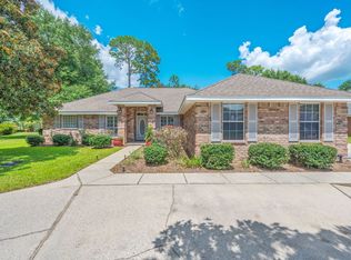 1402 Ernest Hemingway Dr, Niceville, FL 32578
