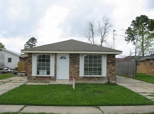 512 Chalmette Ave, Chalmette, LA 70043