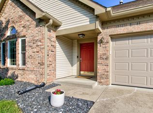 10871 Wood Ridge Ln, Fishers, IN 46038