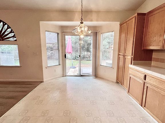 4th image of 2913 E Plymouth Way
