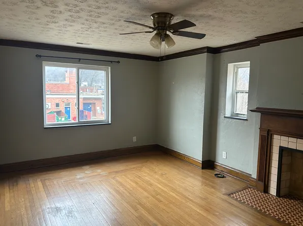 3614 Staunton Ave SE APT 2, Charleston, WV 25304