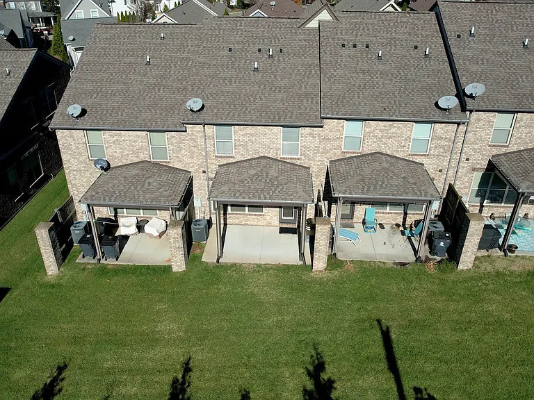 2093 Newark Ln — Photo 45