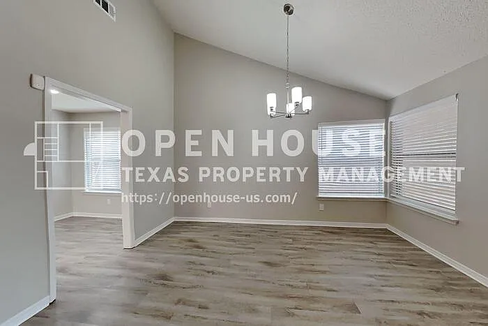 5426 Cold Springs Dr — Photo 7