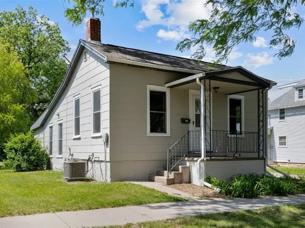 411 2nd Ave NW, Mount Vernon, IA 52314