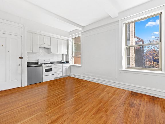 4th image of 287 Amsterdam Ave #514