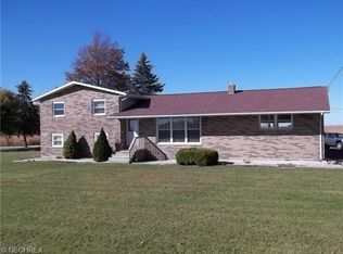 8695 Columbus Rd, Louisville, OH 44641