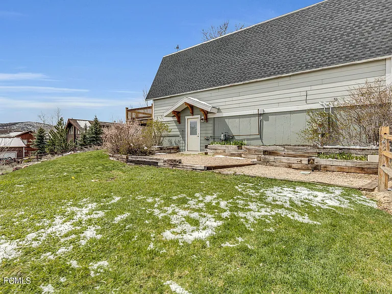 6381 Highland Dr — Photo 29