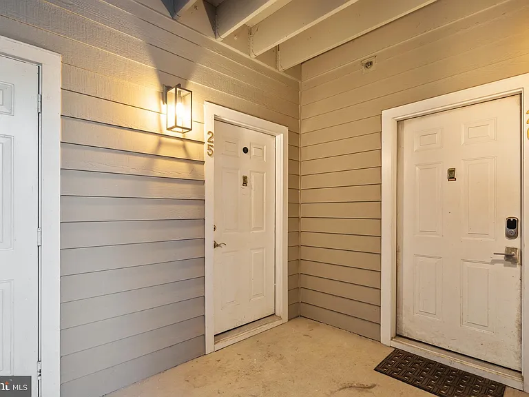 1705 Lake Shore Crest Dr #25 — Photo 19