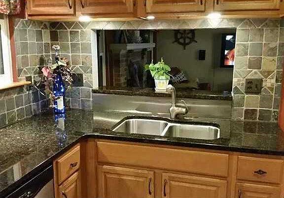 3rd image of 811 Whisper Hollow Dr