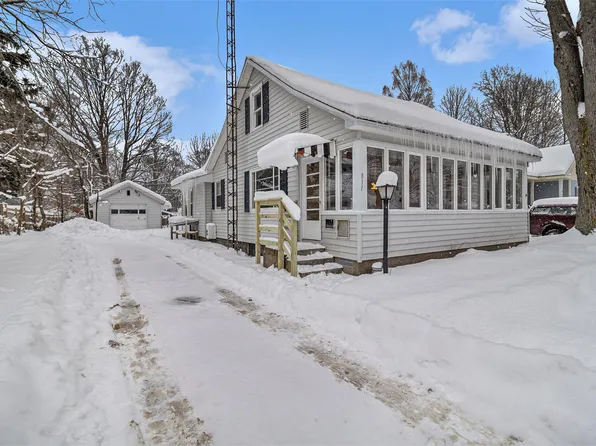 811 S Division St, Whitehall, MI 49461