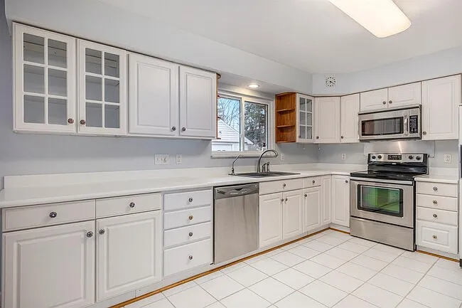 115 Gralake Ave — Photo 13