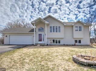 7950 Meadowood Dr, Rockford, MN 55373