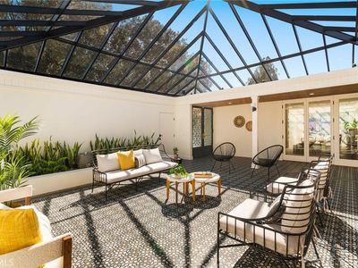 881 S Grand Ave, Pasadena, CA, 91105