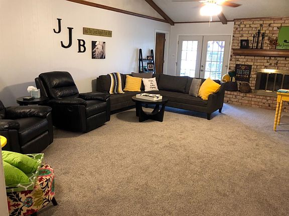 3rd image of 1008 Shady Oaks Ln