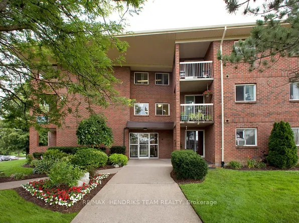 100 Woodrow St #304, Saint Catharines, ON L2P 3V2