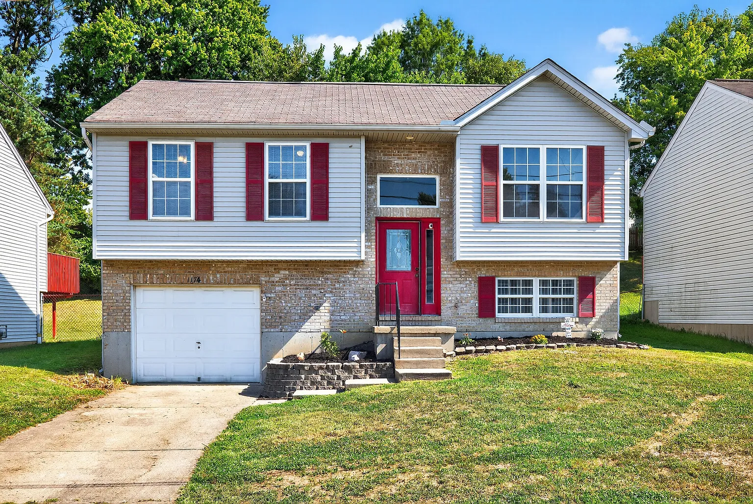 1174 Fallbrook Dr photo 1
