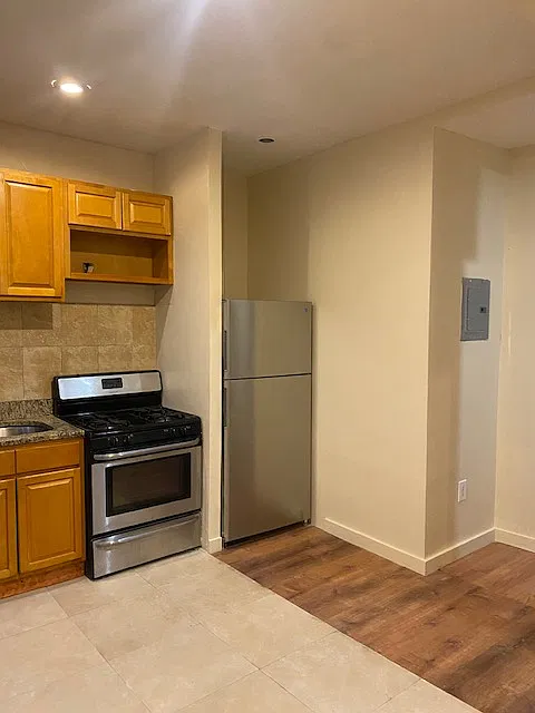 2 bed, 600 sqft, $2,250 — Photo 3