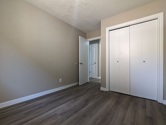 4th image of 1906 22nd St W