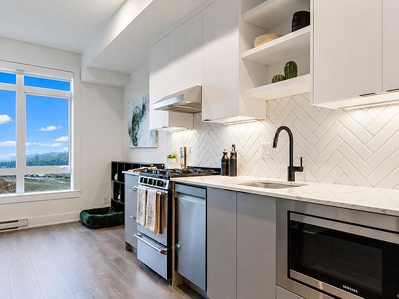 3rd image of 1114 Samar Cres #205