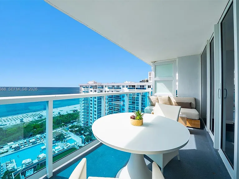 102 24th St #Penthouse 1718 — Photo 17