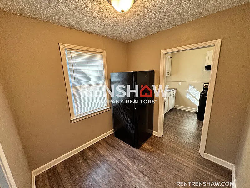 3 bed, 1.0 bath, 856 sqft, $1,085 — Photo 4