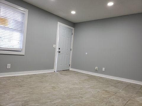 5th image of 3847 Parklane Dr