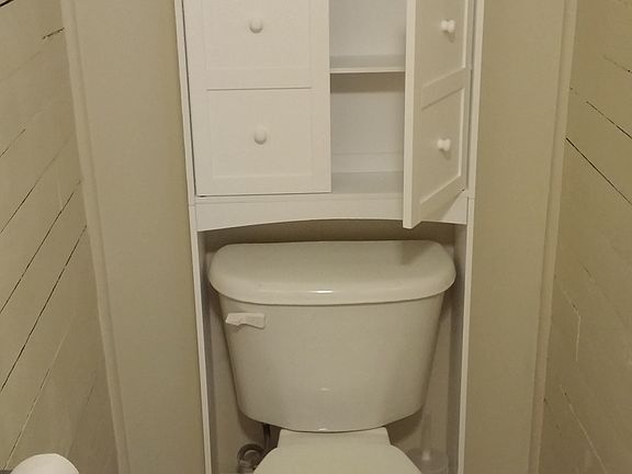 1/2 bath unit 17