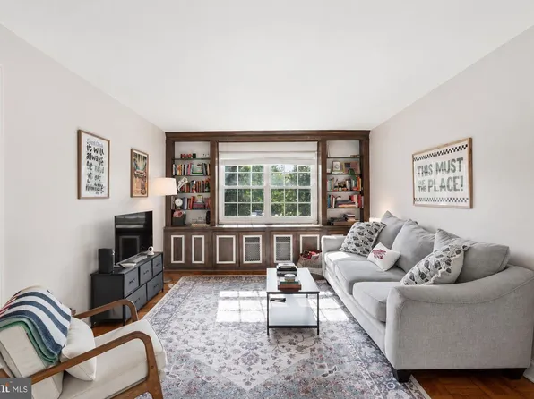 1708 W Abingdon Dr APT 202, Alexandria, VA 22314