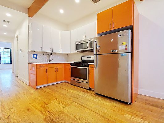 3rd image of 584 Bushwick Ave #3R