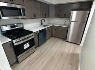 9218 Erie St APT 2B, Highland, IN 46322