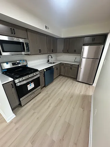 2740 40th St Photo 1