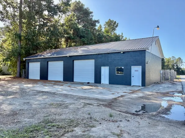 2936 E National Cemetery Rd, Florence, SC 29506