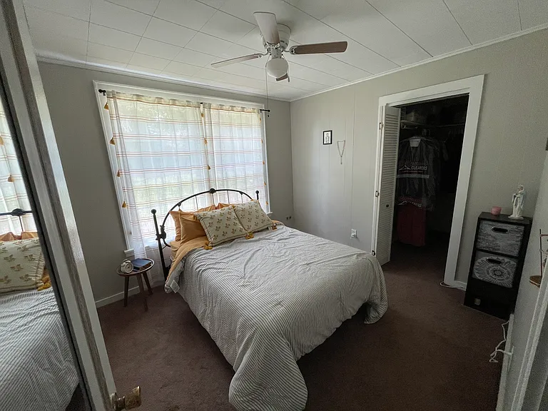 1109 Carey Ave — Photo 5