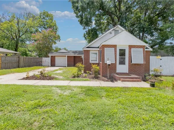 12 Middlesex Rd, Newport News, VA 23606