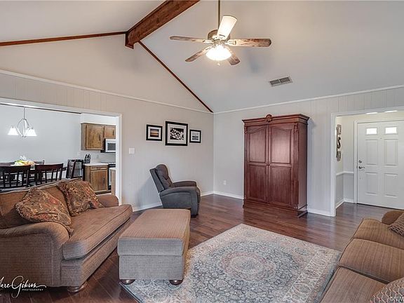 4th image of 2621 Spruce Cir