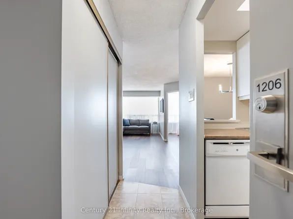 5 Greystone Walk Dr #1206, Toronto, ON M1K 5J5