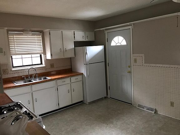 4th image of 2905 Tepee Ave APT A