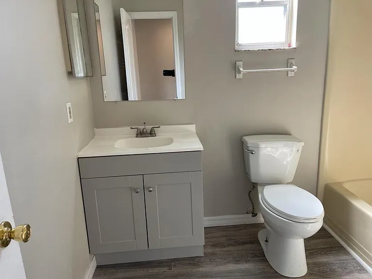 722 W Columbia Ave — Photo 6