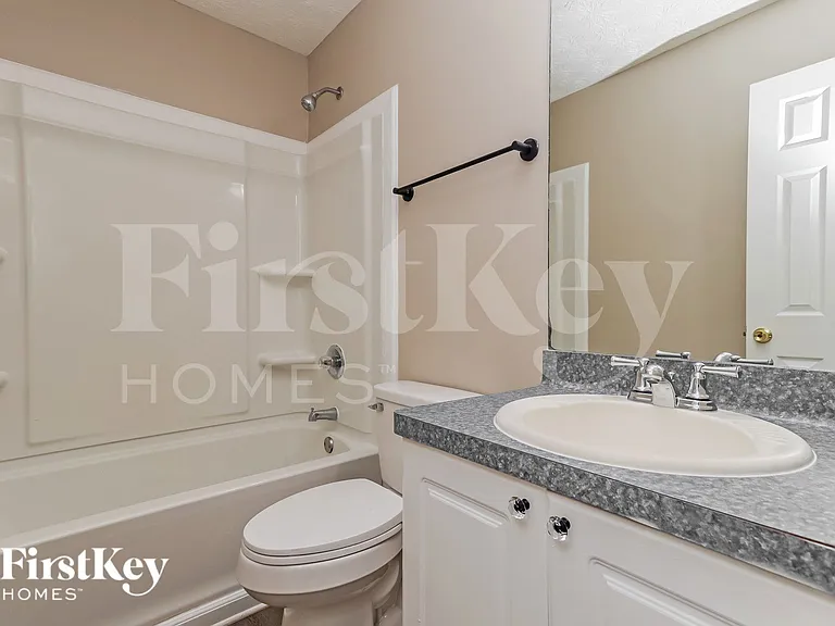 290 Saratoga Ct — Photo 16
