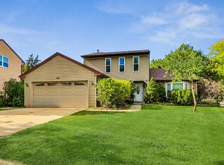 200 Mulford Ln, Roselle, IL 60172