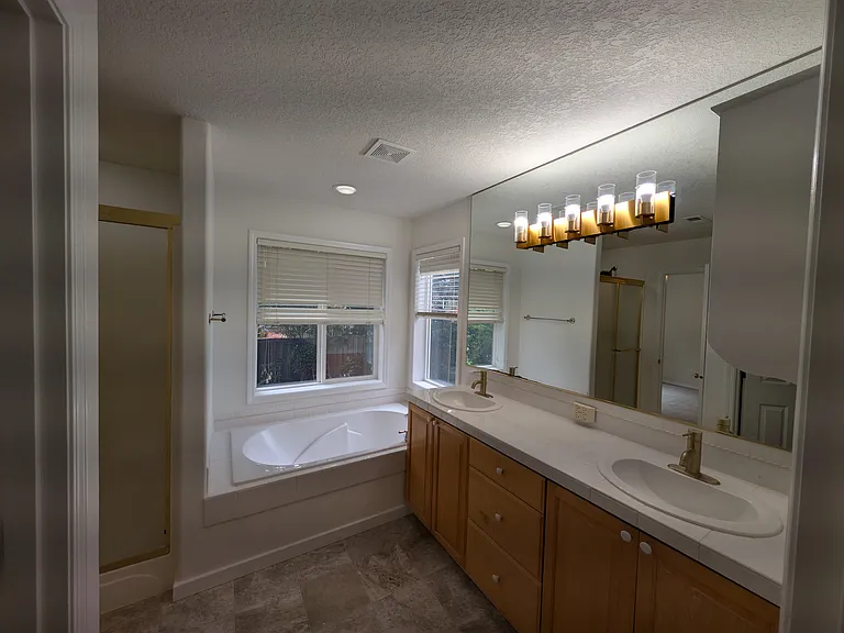 4174 NW 127th Ave — Photo 35