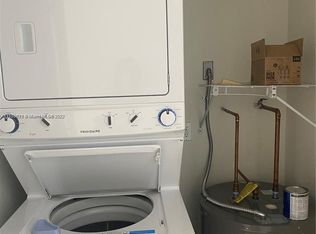 1271 W Fairway Rd, Hollywood, FL 33026