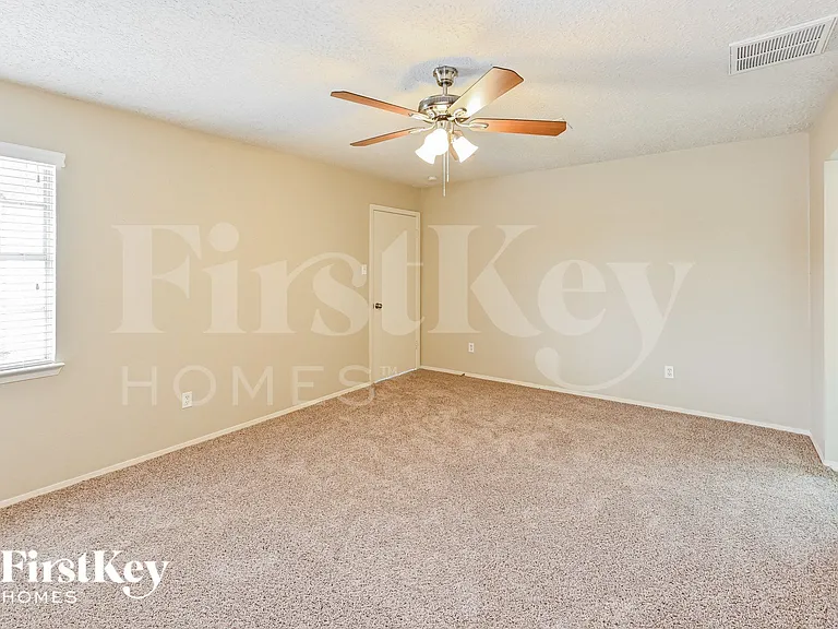 1518 Washington Dr — Photo 8