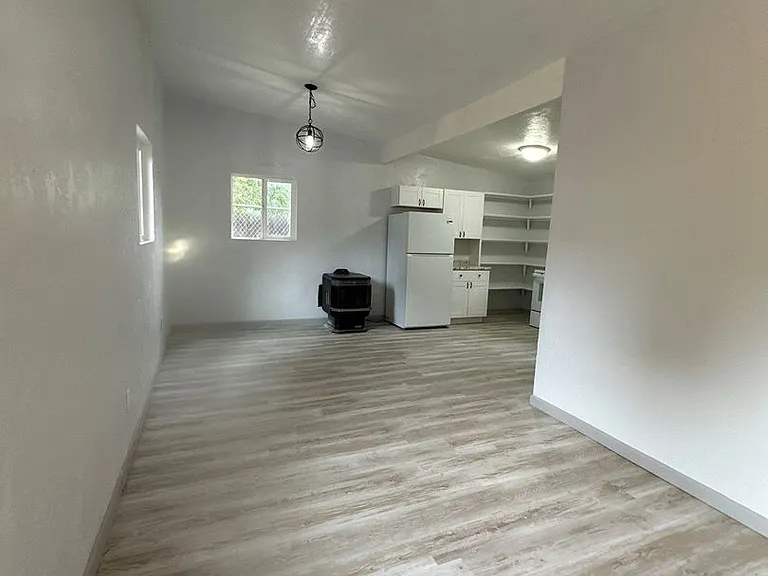 332 N 10th St — Photo 18