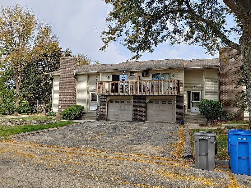 3 bed, 2.0 bath, 1200 sqft, $1,650 — Photo 2