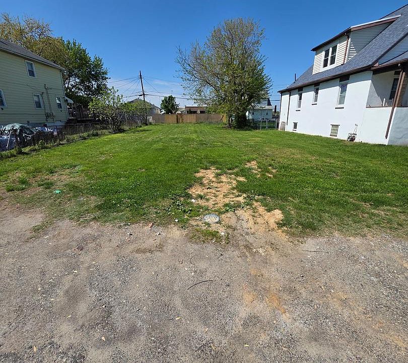 1st image of 12 Centre Ave