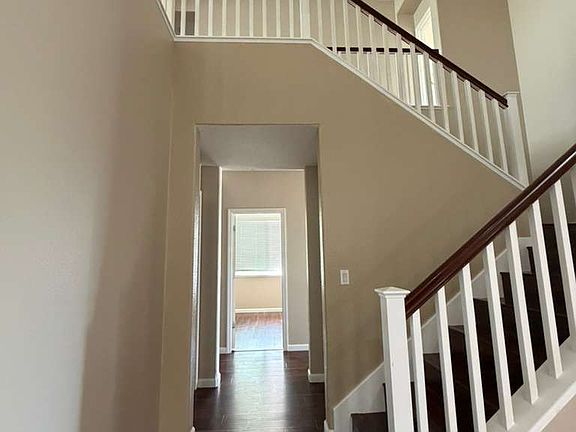 4th image of 775 Waterville Dr