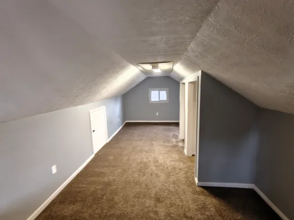 2194 21st St SW, Akron, OH 44314