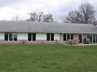 9550 Club Rd, Cedar Rapids, IA 52404