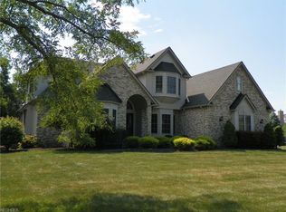 29967 Greenview Pkwy, Westlake, OH 44145